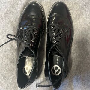 Black women’s oxford leather shoes